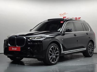 2025 BMW X7