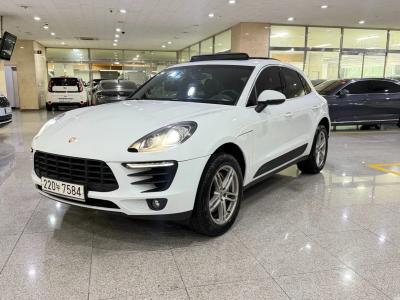2017 Porsche Macan