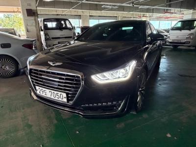 2018 Genesis EQ900