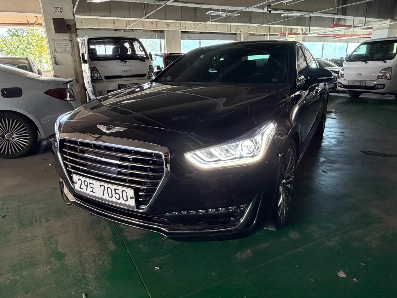 2018 Genesis EQ900