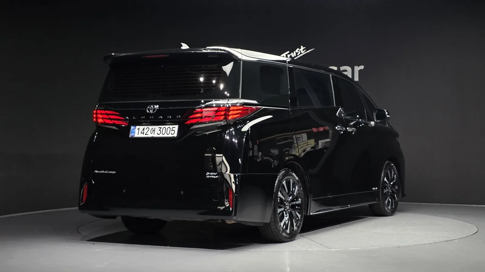 2025 Toyota Alphard