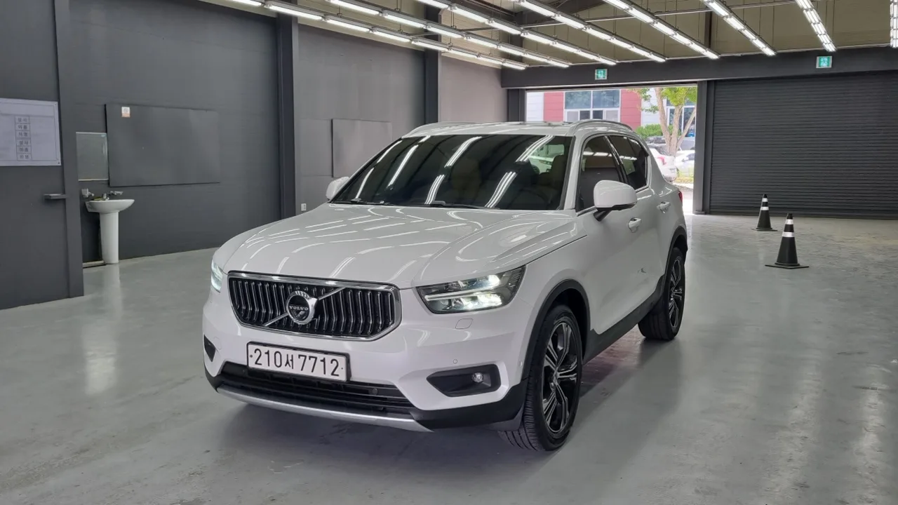 2021 Volvo XC40
