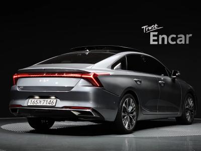 2022 Kia K8