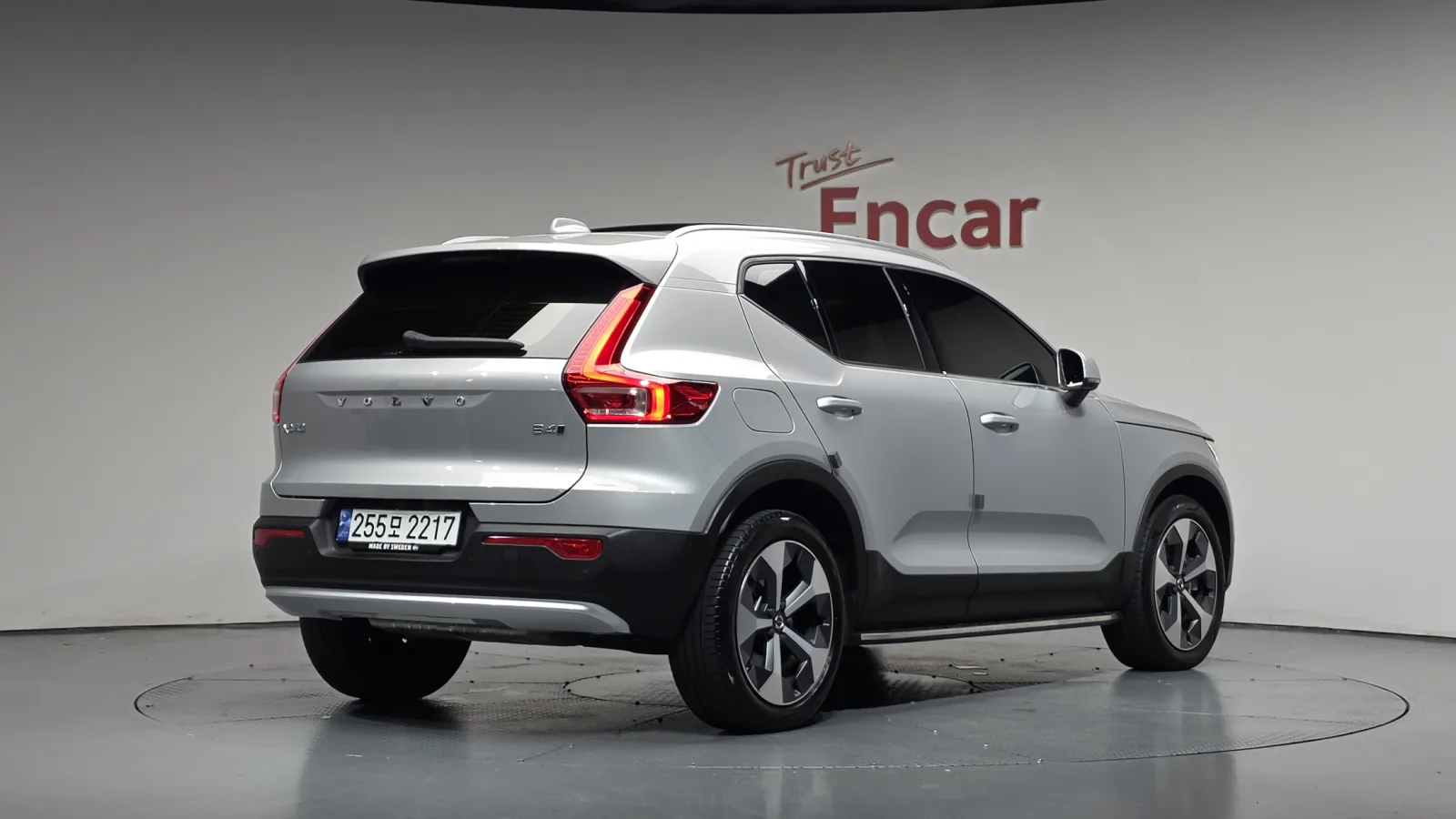 2023 Volvo XC40