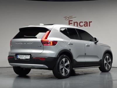 2023 Volvo XC40