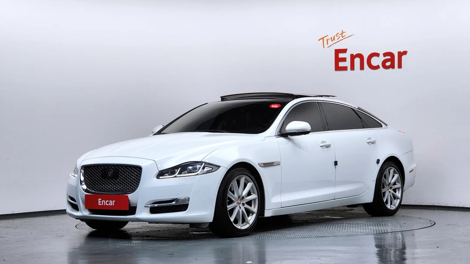 2016 Jaguar XJ