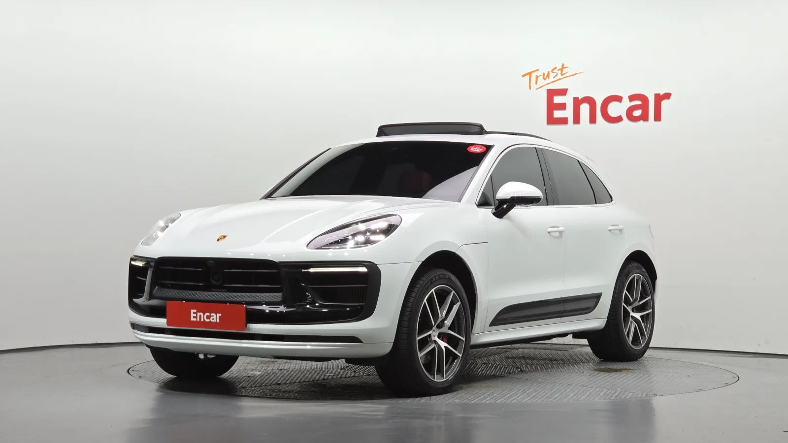 2022 Porsche Macan