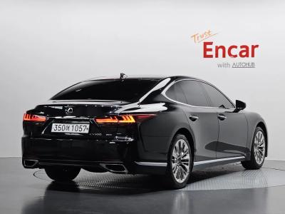 2023 Lexus LS