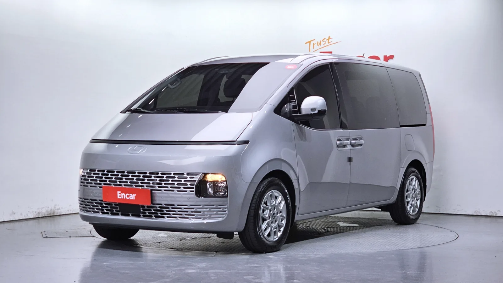 2025 Hyundai Staria