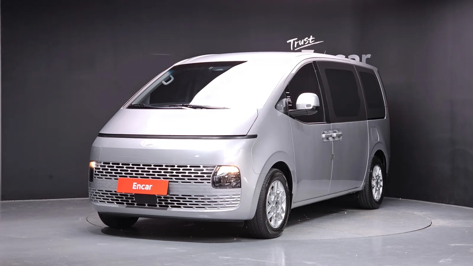 2025 Hyundai Staria
