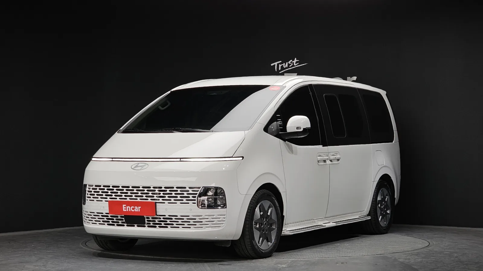 2025 Hyundai Staria