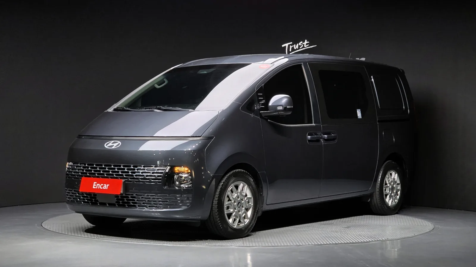 2025 Hyundai Staria