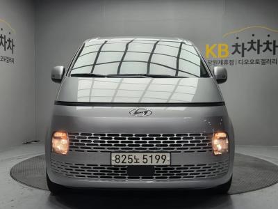 2022 Hyundai Staria