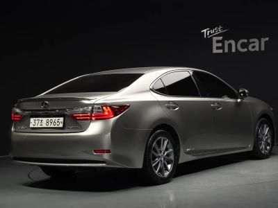 2018 Lexus ES