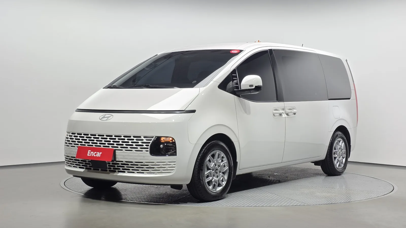 2025 Hyundai Staria