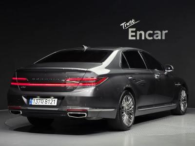 2021 Genesis G90