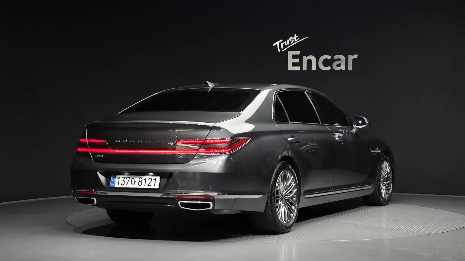 2021 Genesis G90