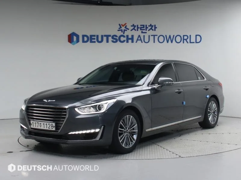 2018 Genesis EQ900