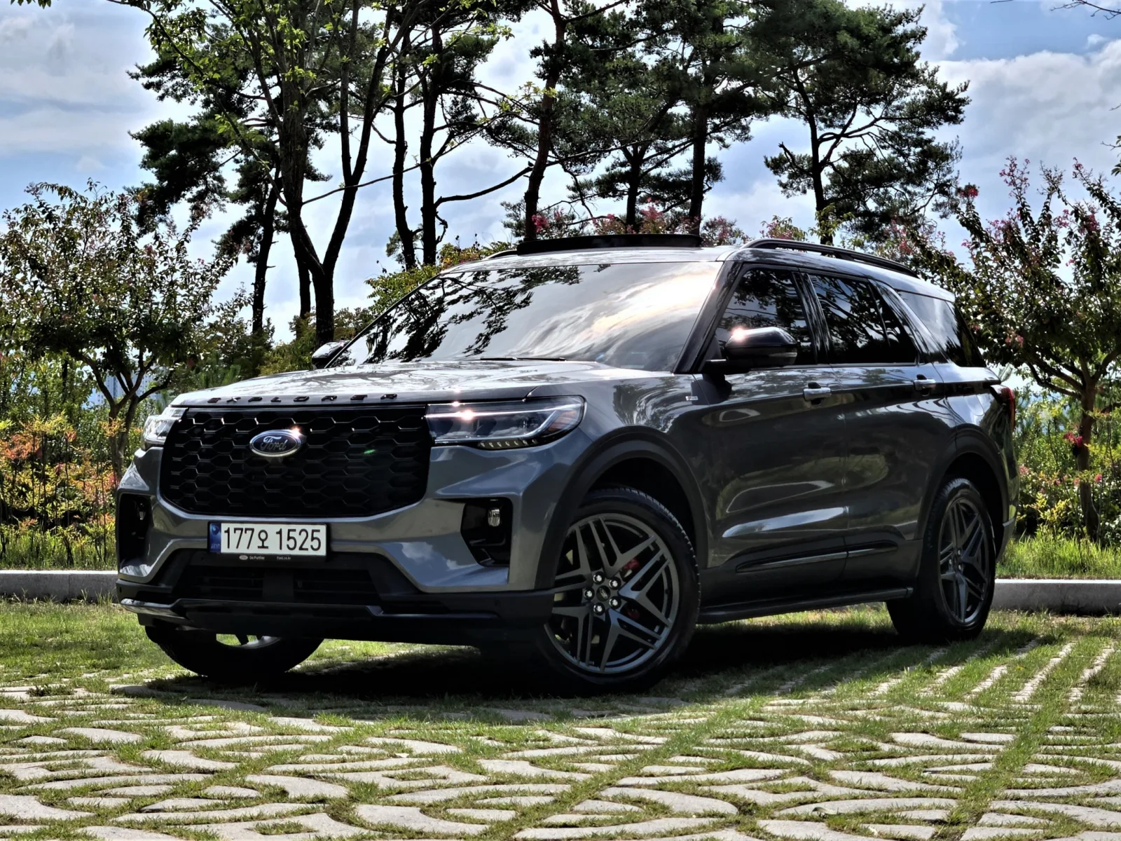 2025 Ford Explorer
