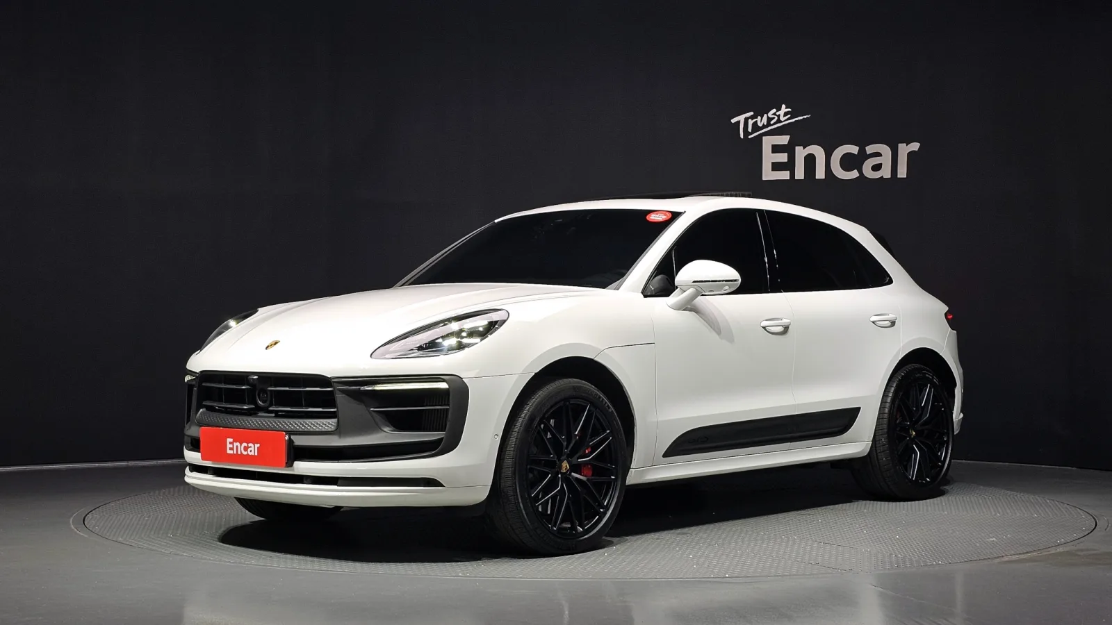 2023 Porsche Macan