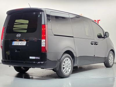 2025 Hyundai Staria