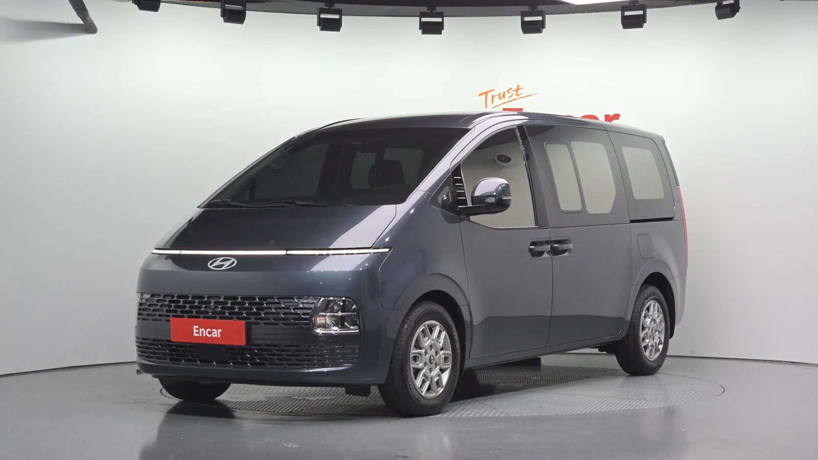 2025 Hyundai Staria
