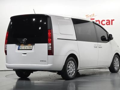 2022 Hyundai Staria