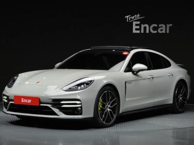 2023 Porsche Panamera