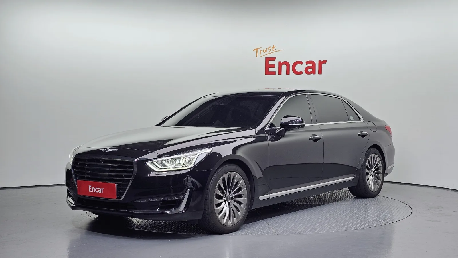 2018 Genesis EQ900