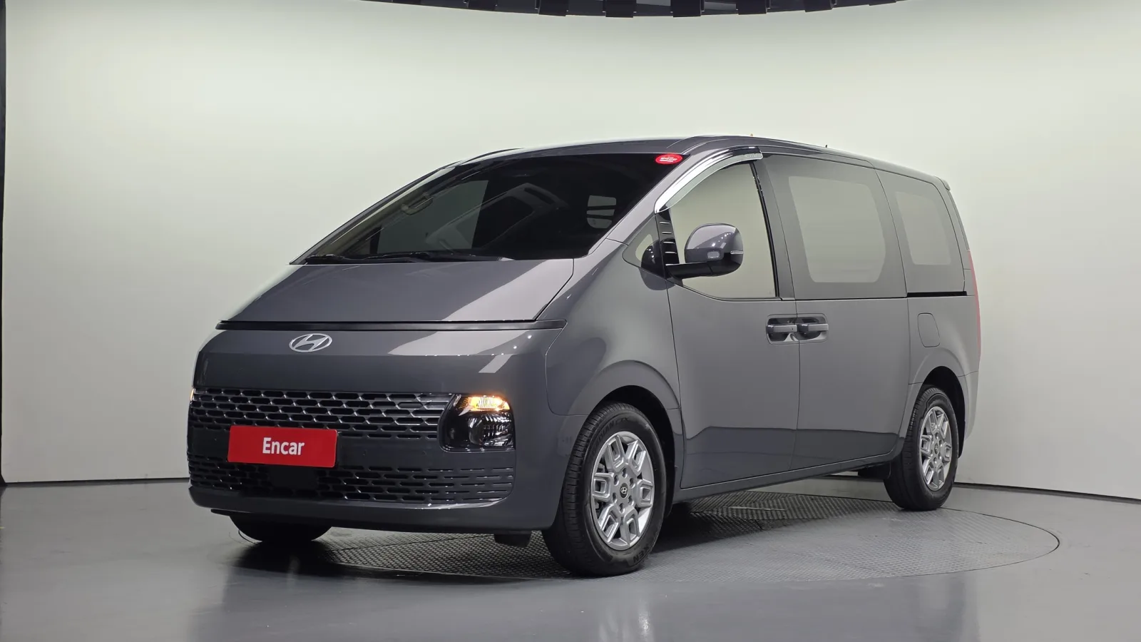 2025 Hyundai Staria