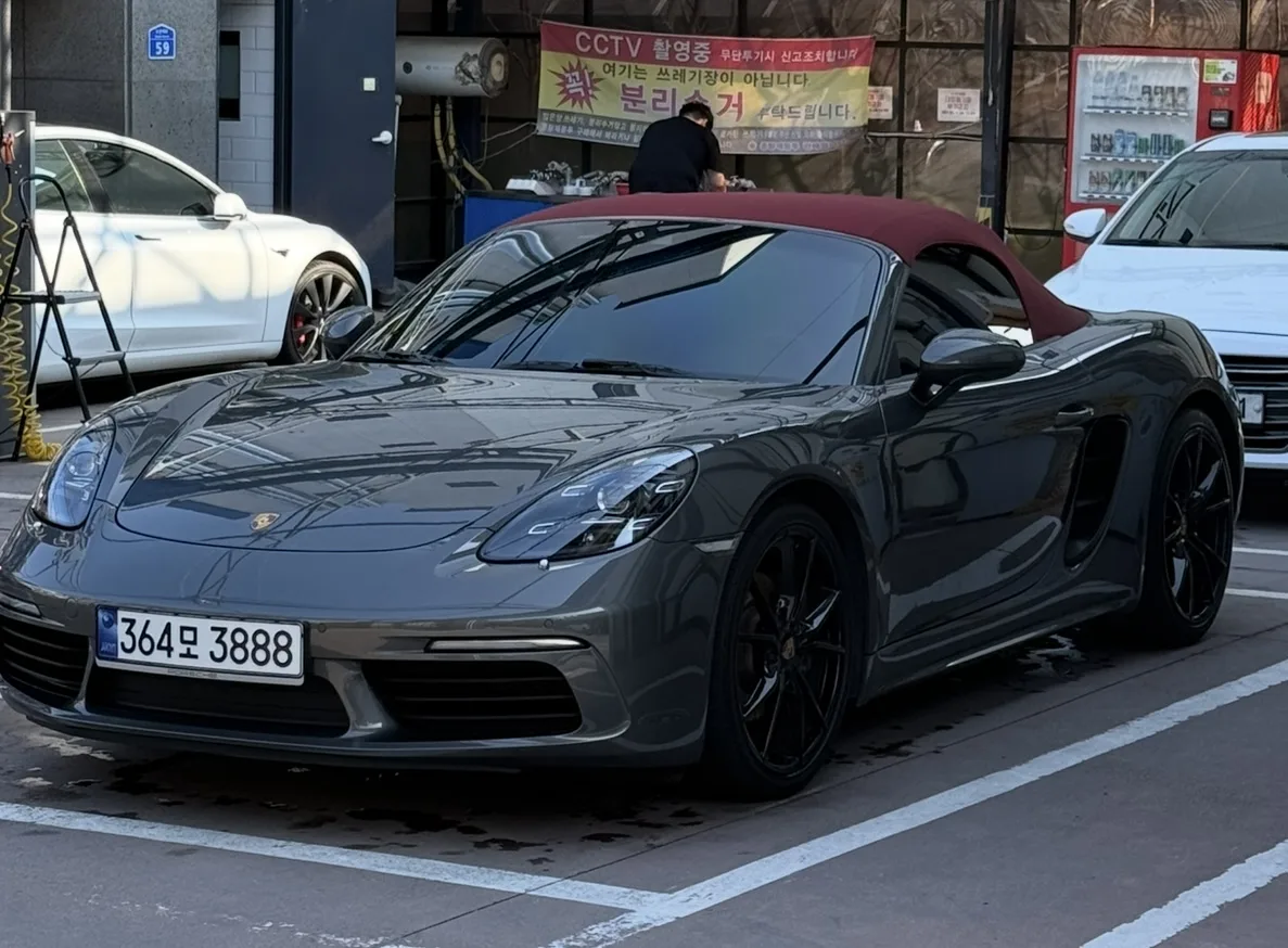 2019 Porsche 718