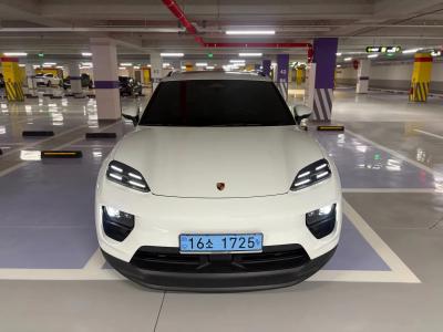2025 Porsche Macan