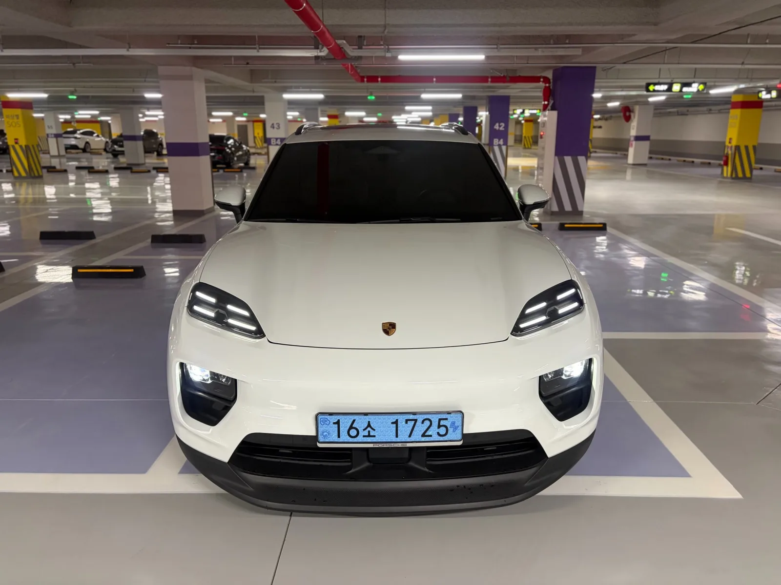 2025 Porsche Macan