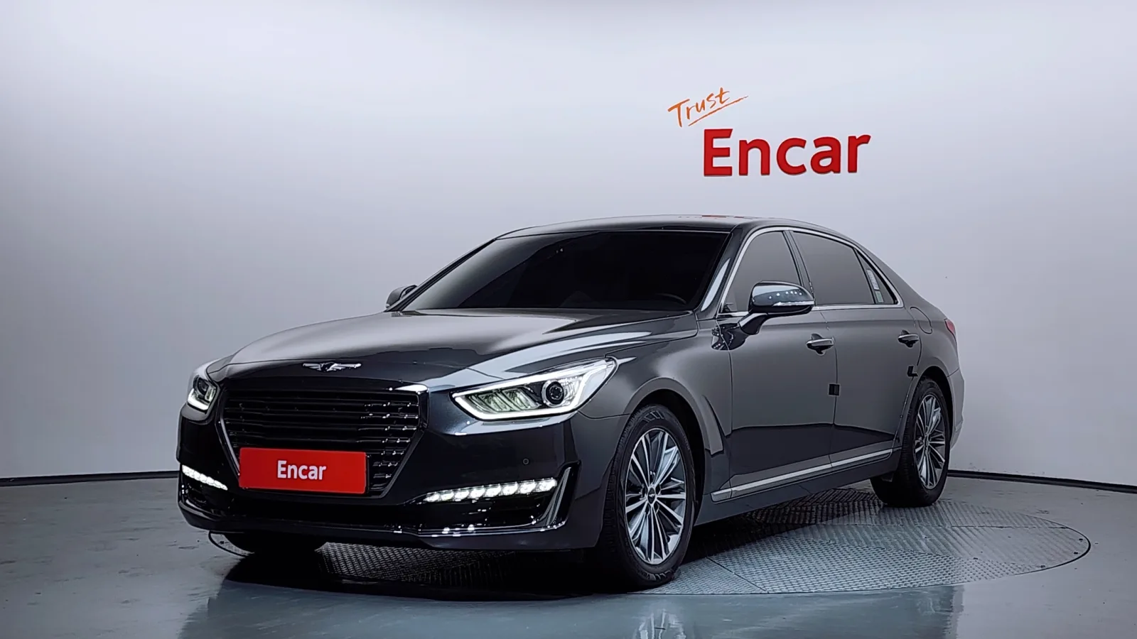 2018 Genesis EQ900
