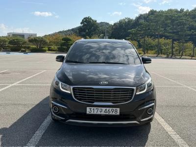 2017 Kia Carnival