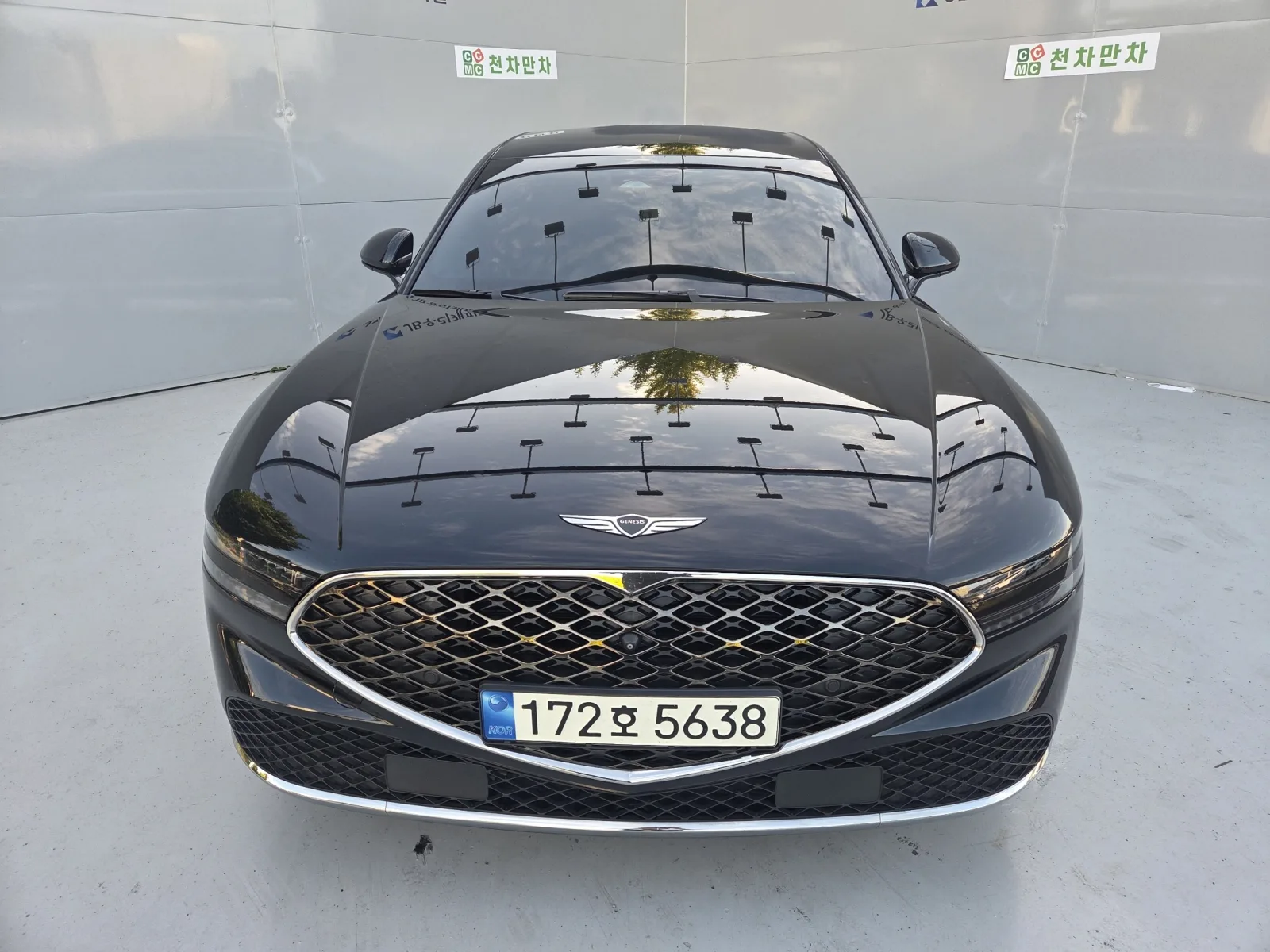 2022 Genesis G90