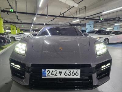 2025 Porsche Panamera