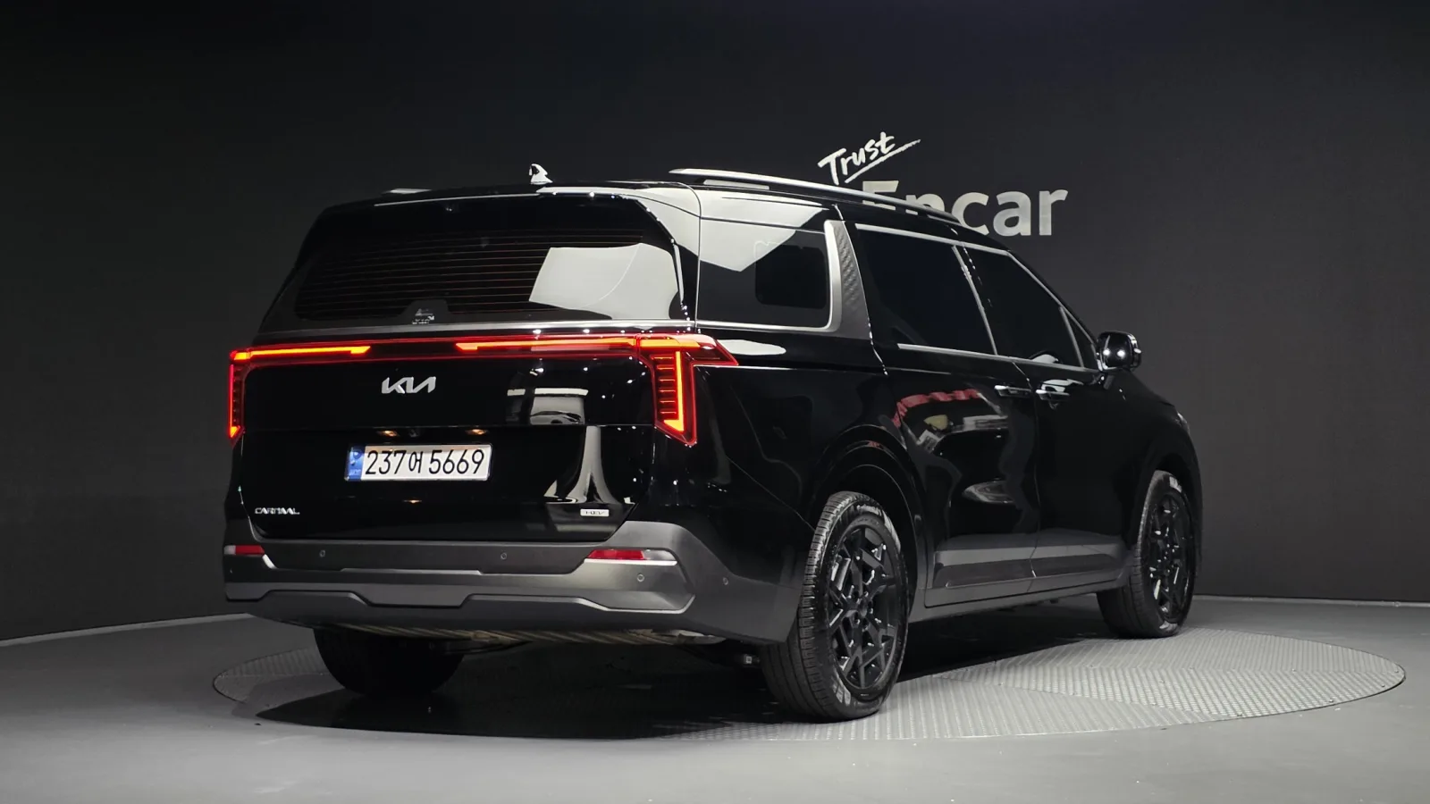 2025 Kia Carnival