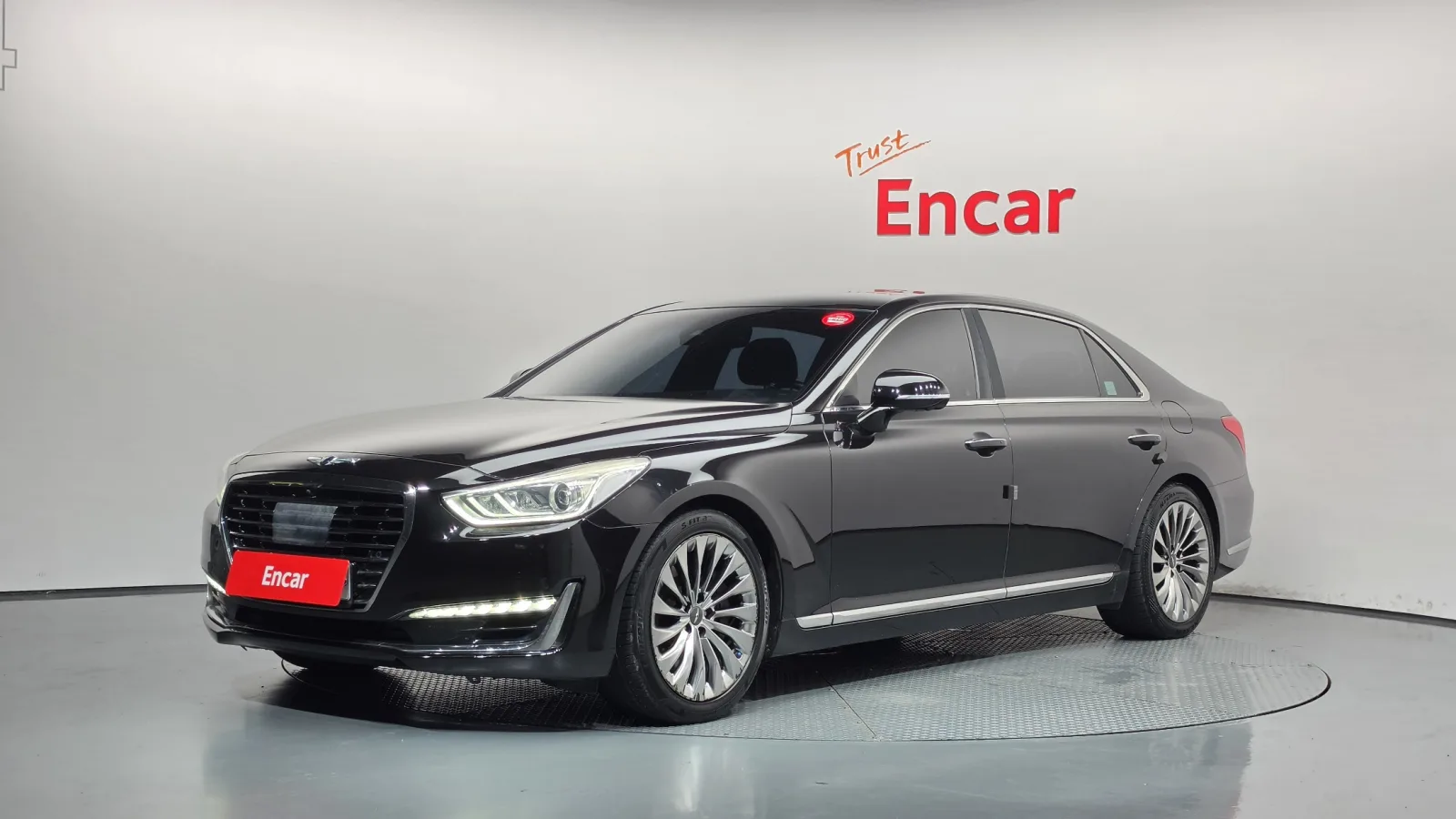 2018 Genesis EQ900