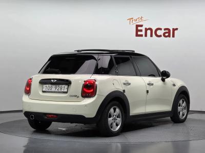2017 MINI Cooper