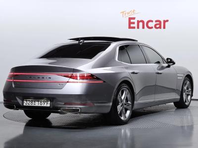 2022 Genesis G90