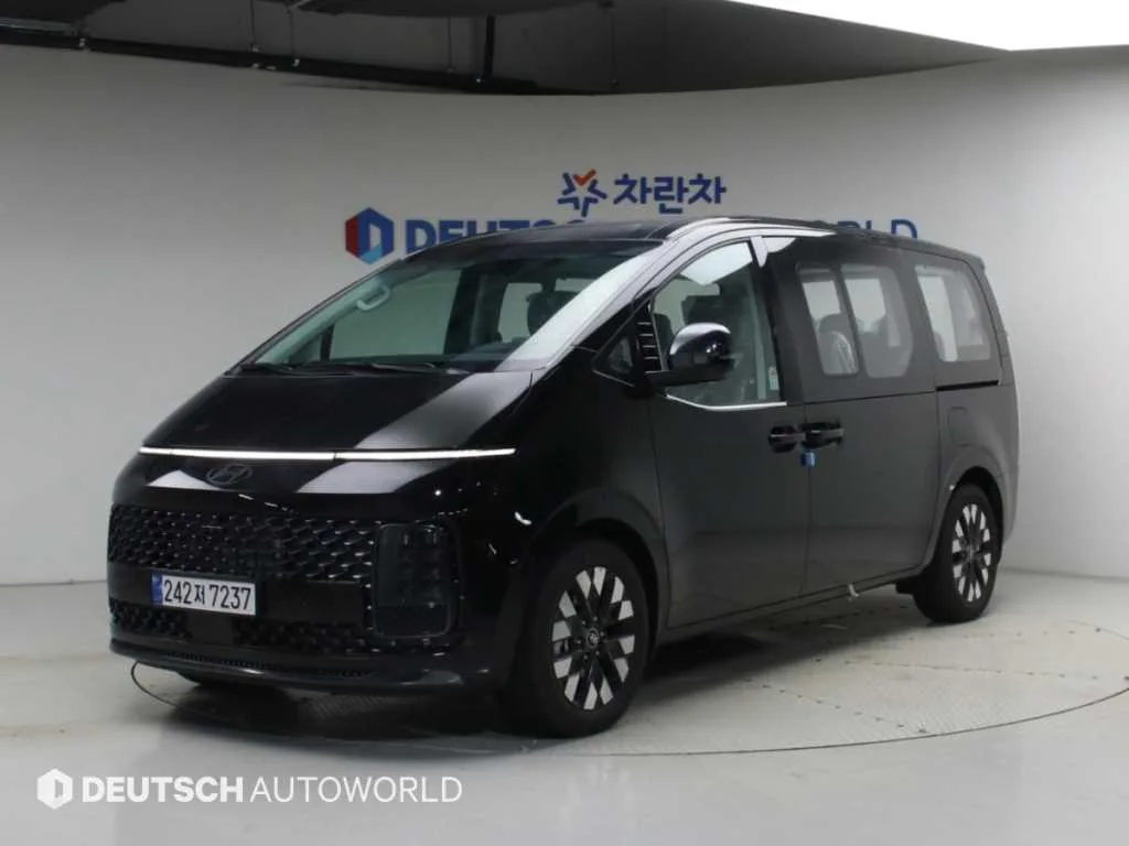 2025 Hyundai Staria
