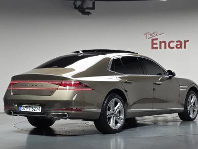 2023 Genesis G90