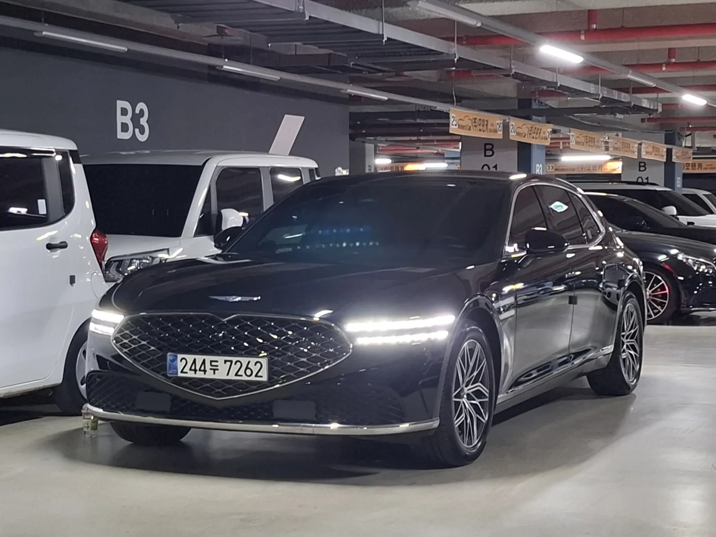 2025 Genesis G90
