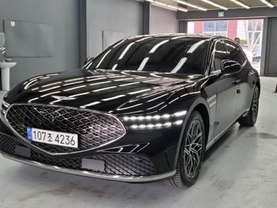 2023 Genesis G90