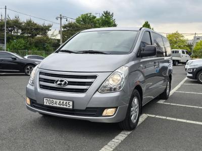 2017 Hyundai Starex