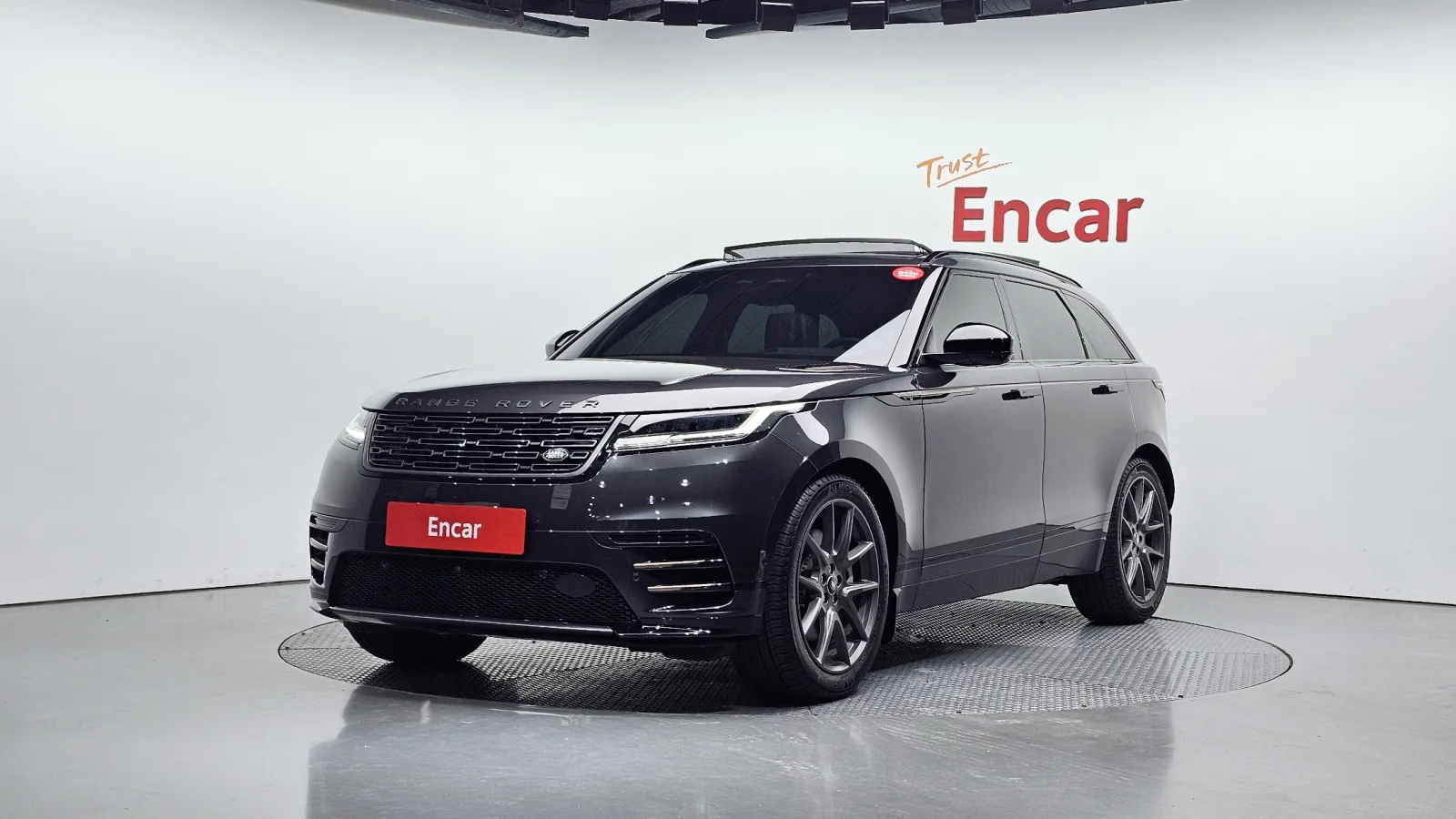 2025 Land Rover Range Rover Velar