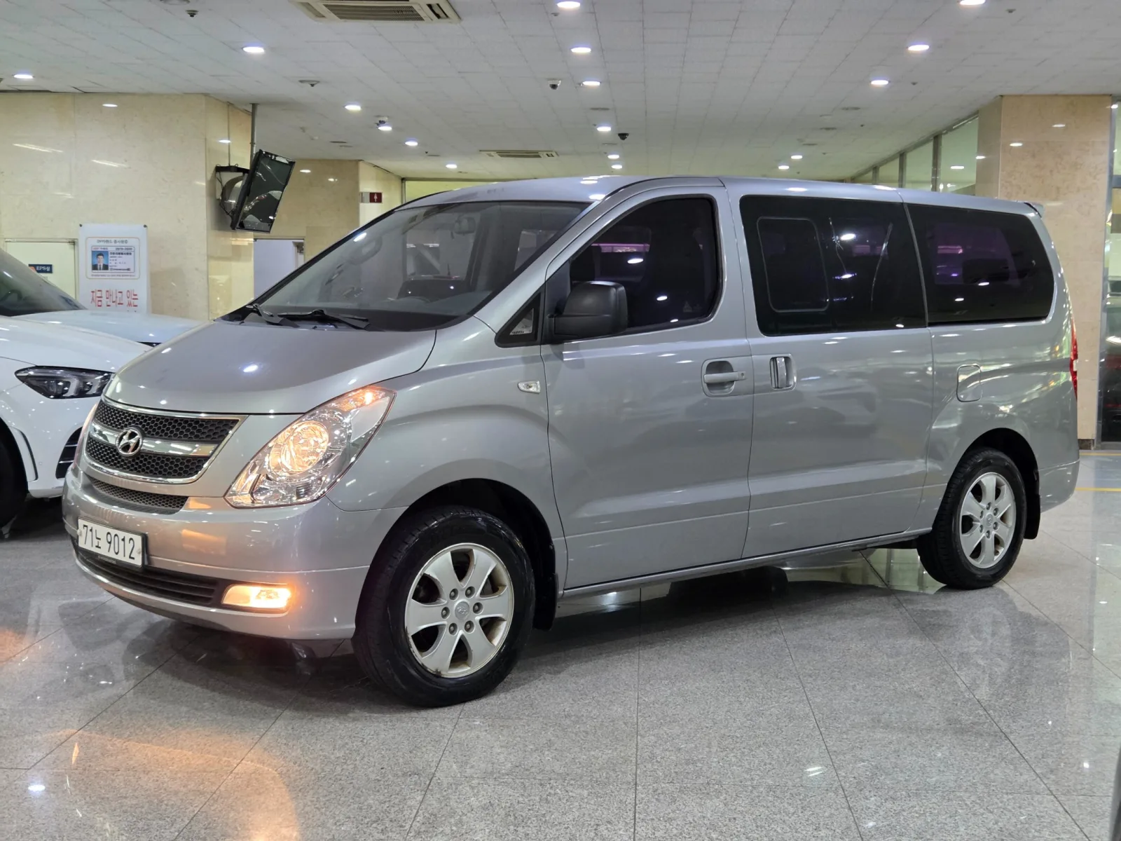 2016 Hyundai Starex