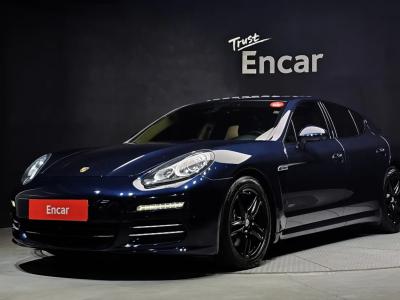 2016 Porsche Panamera