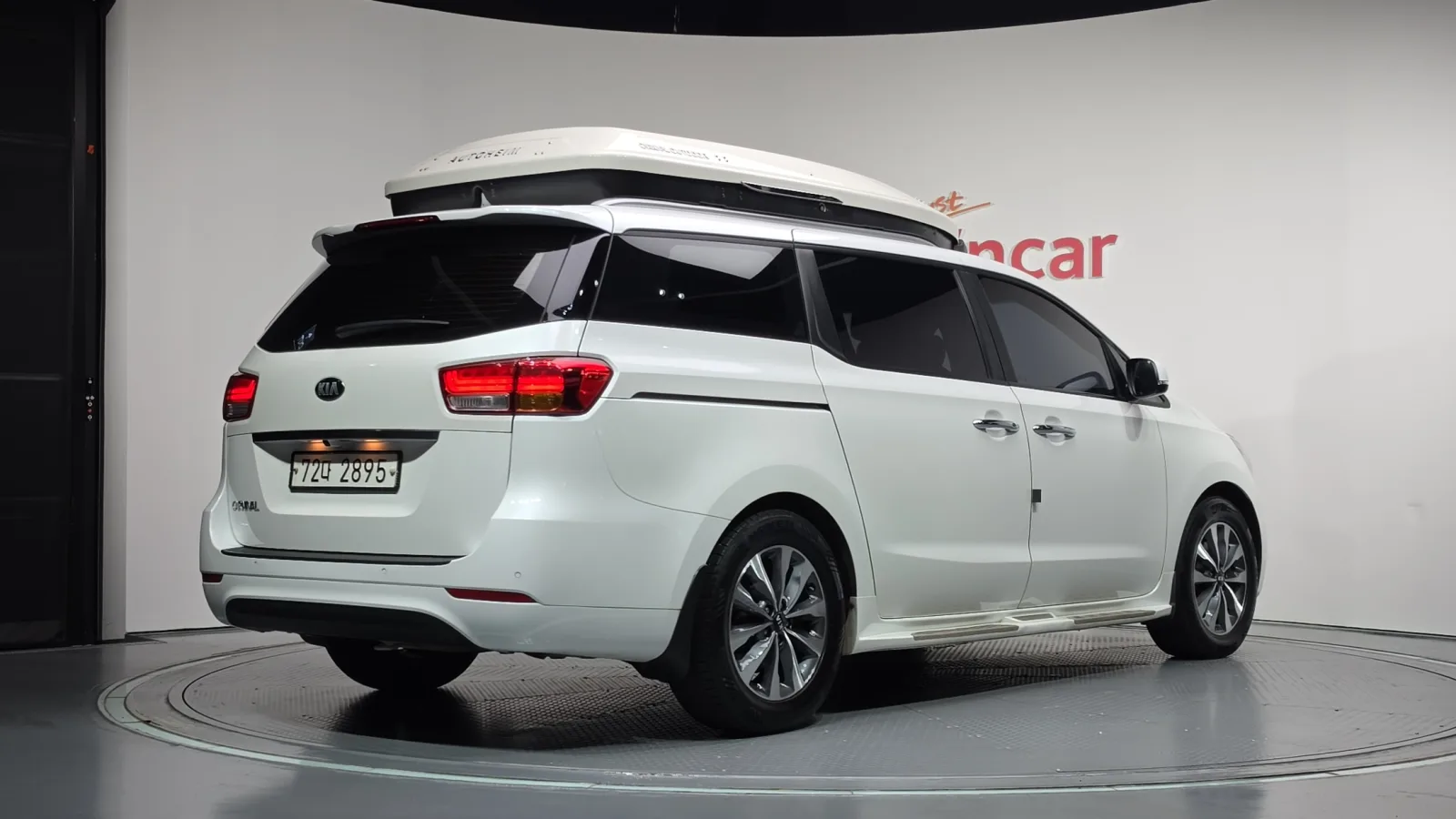 2016 Kia Carnival